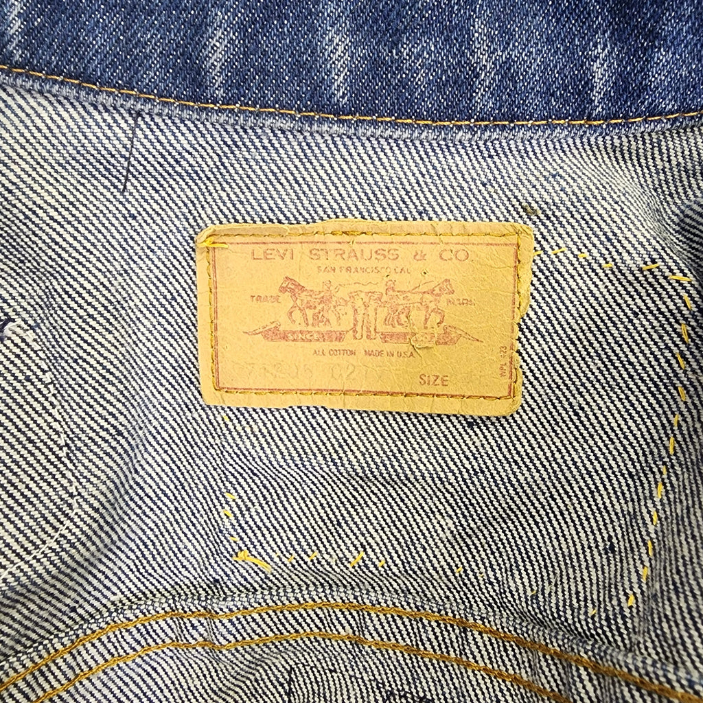 Levi's Vintage 1980s Denim Jacket Made In USA Full of Patches