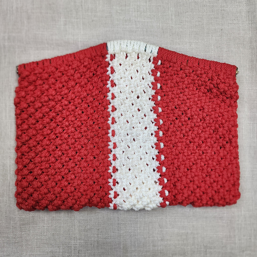 90s Crochet Clutch