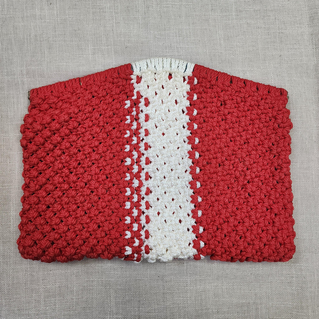 90s Crochet Clutch